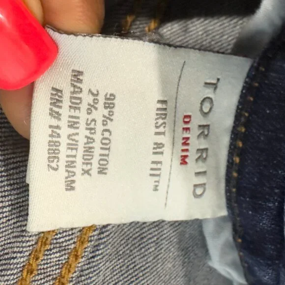 Torrid Stretchy Boyfriend Straight Leg Jeans Size 18R - Picture 4 of 8